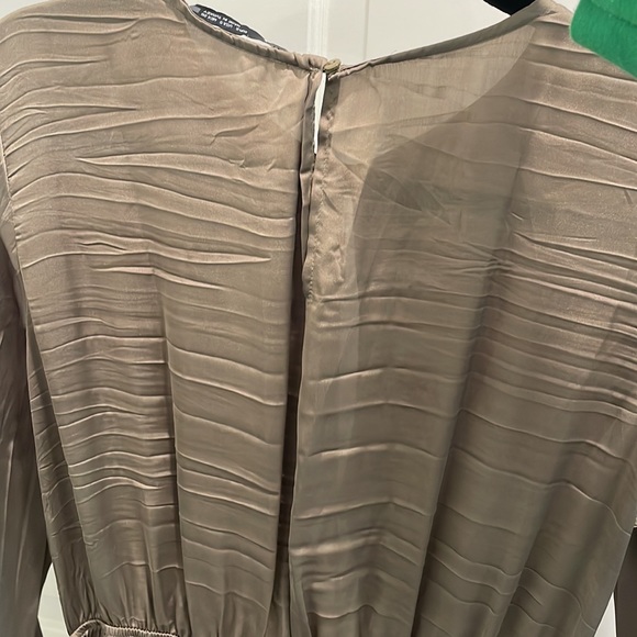 Worn once Zara cut out olive dress - Picture 6 of 6